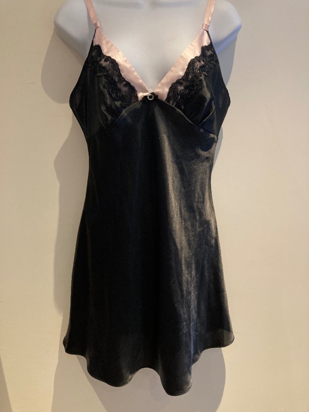 Jones New York Black Satin Slip with Pink Satin Detail, Size M